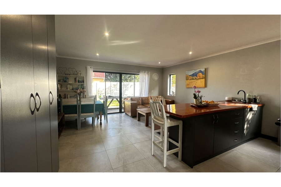 3 Bedroom Property for Sale in De Zoete Inval Western Cape